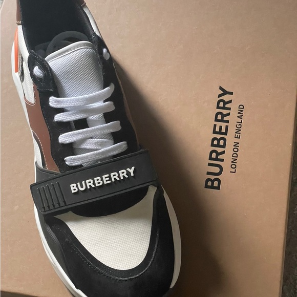 Only worn a 1 time opened to offers. - Picture 2 of 3